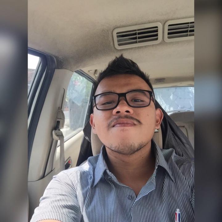 Come hangout with me on #BIGOLIVE. web.live.bigo.sg/2116874694_147…