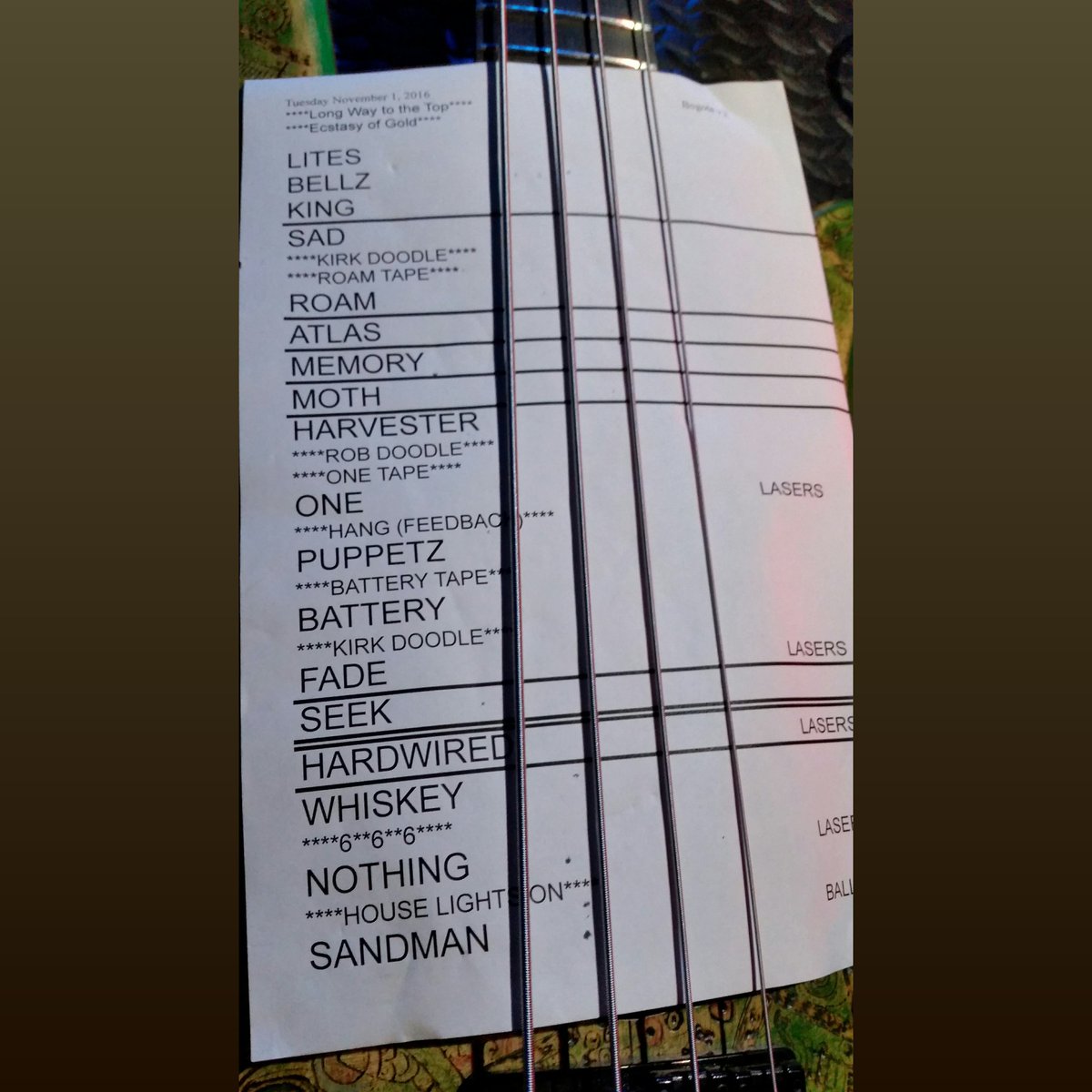Metallica's tweet photo. Tonight's setlist! #metallica #metinbogota #worldwired https://t.co/oN3o2pcAtl