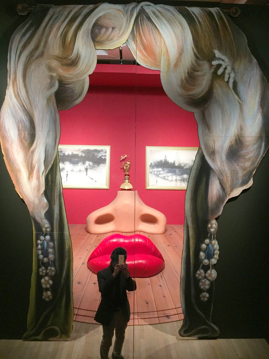 三雄 国立新美術館 ダリ展 1929年26歳 子ども 女への壮大な記念碑 でスタイルが出来上がっている 単眼鏡が必要なほどの細密描写や壮大な景観の岩が人面とダブルイメージになる点など 北宋山水画で見慣れた視点だ ブニュエルやデスティーノなどの 三雄 国立新美術館 ダリ展 1929年26歳 子ども 女への壮大な記念碑 でスタイルが出来上がっている 単眼鏡が必要なほどの細密描写や壮大な景観の岩が人面とダブルイメージになる点など 北宋山水画で見慣れた視点だ ブニュエルやデスティーノなどの