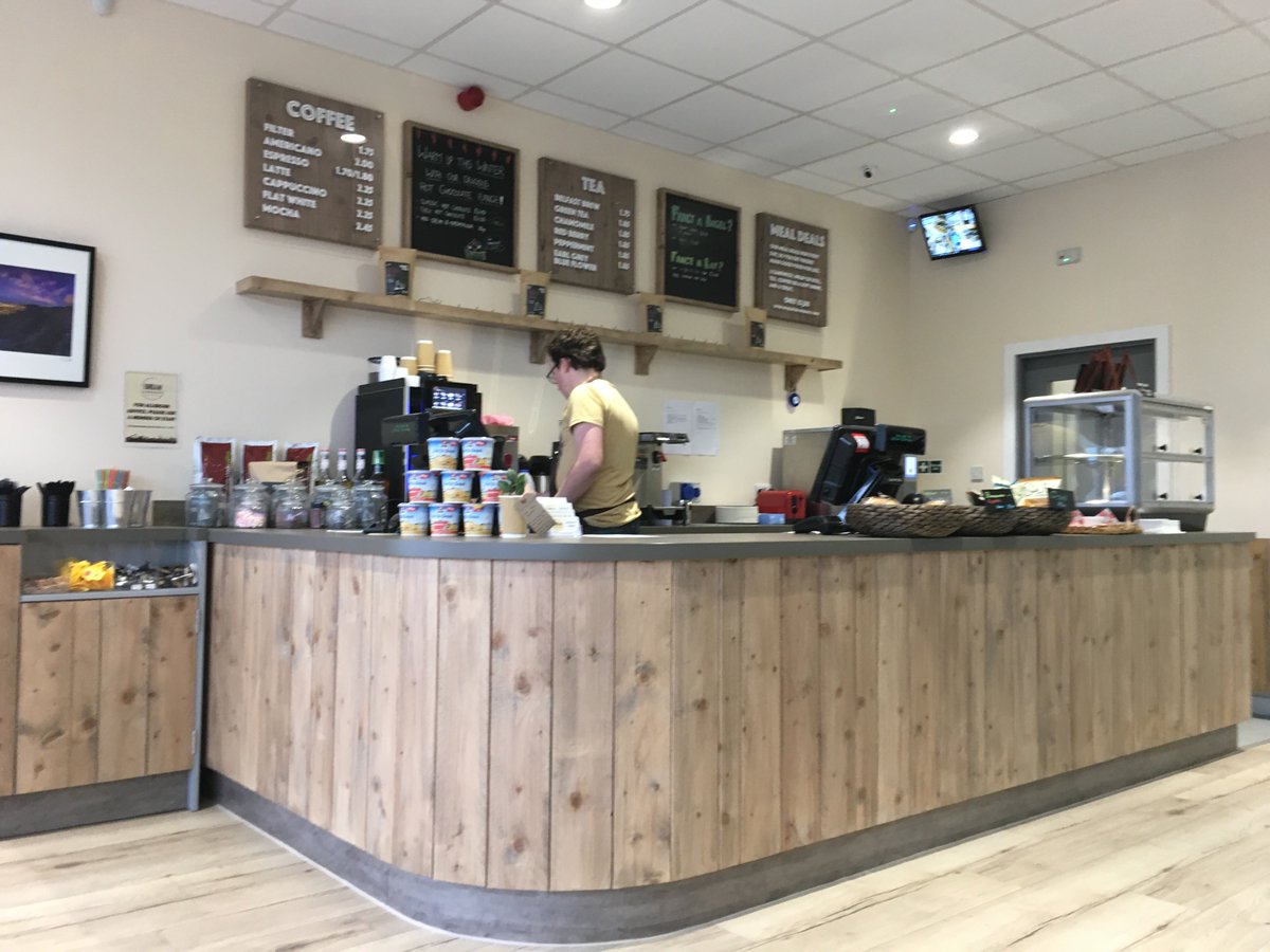 dougancontracts's tweet photo. Urban Express, Belfast. Full design, manufacture &amp; fit out. We worked closely with Jim to help bring his innovative grab &amp; go brand to life. https://t.co/RDra1jT1Wa