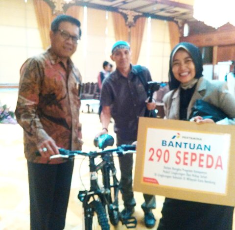 Bantuan @PTPERTAMINA ,290 sepeda Dalam Rangka Program Kampanye Peduli Lingkungan &amp; Hidup Sehat di Lingkungan Sekolah di Wilayah Kota Bandung