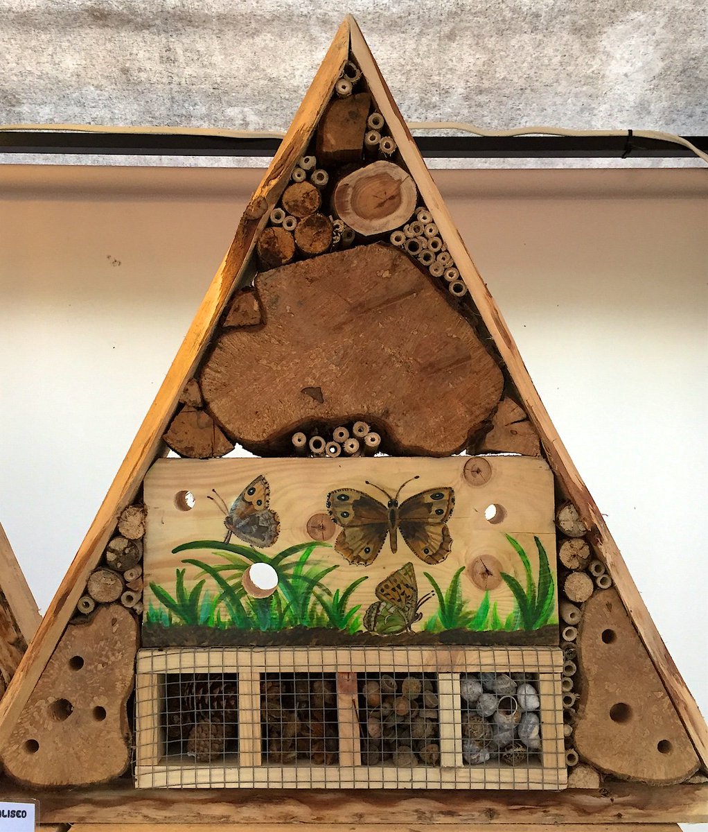 GailBPhotograph's tweet photo. Didnt spend my recovery doing nothing, making/painting #Bugboxes or #InsectHotels only the best for the bugs in #Sussex https://t.co/RcWvYmYvUj