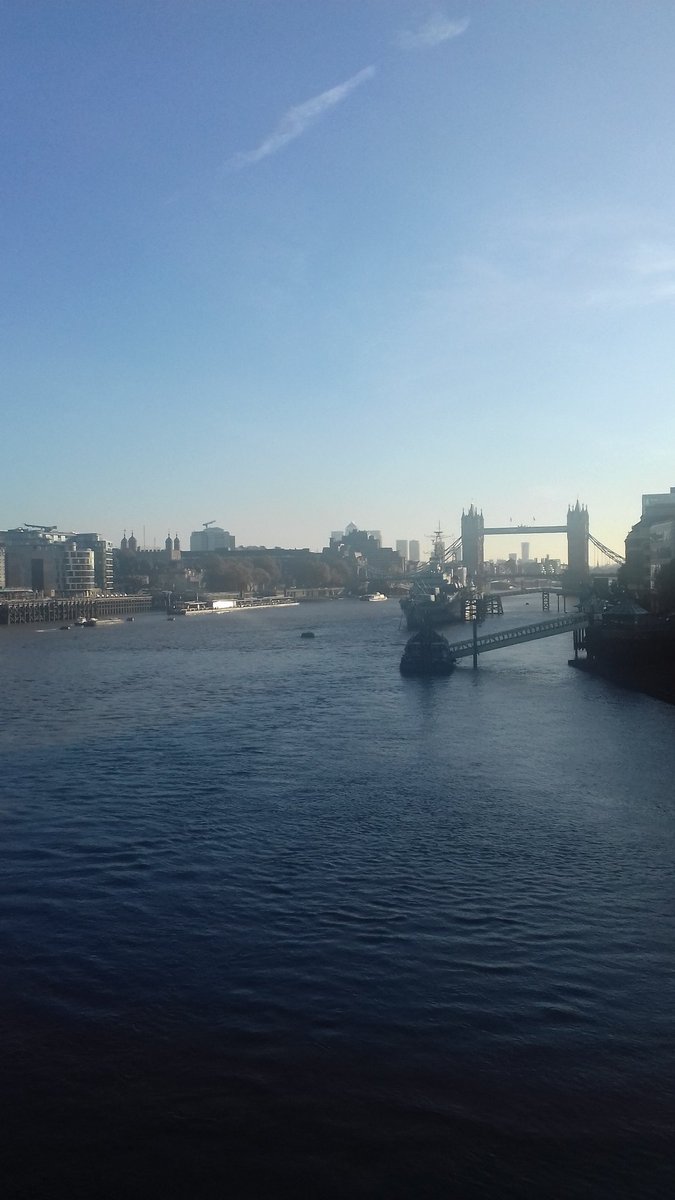Nice view on the way to work this morning ..#citylife #london 👍😆