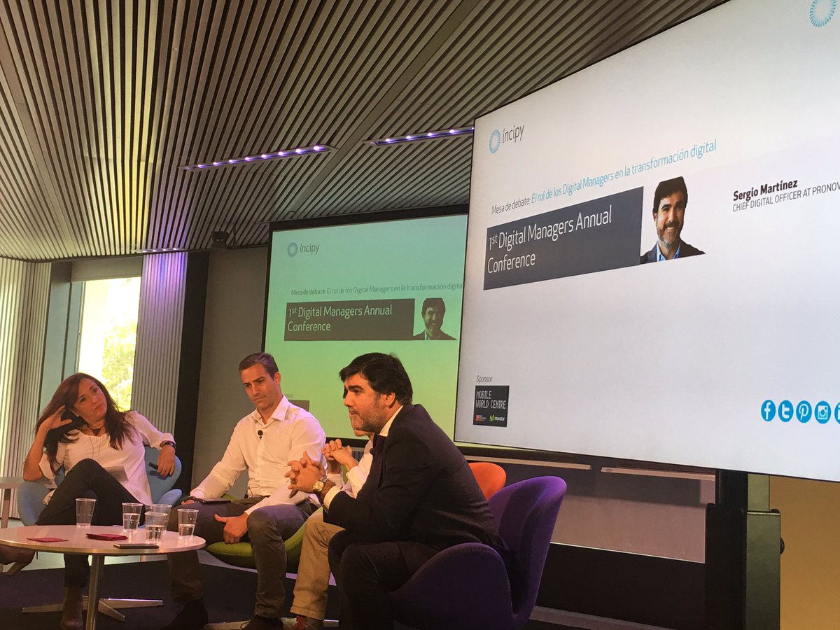 mranera's tweet photo. La TD no es sólo Mk sino un cambio organizacional y de Cultura @Sergioslides chief Digital Officer de Pronovias #digitalmanagerBCN https://t.co/2uuSRXC8GR