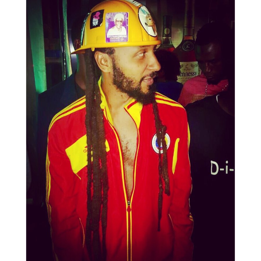moschino1zz's tweet photo. #Ecg man 😂😂😂😂 @wanlov ya do all 🔥🔥🔥 #2Cedis ✌️✌ https://t.co/7gKeNHZpCj