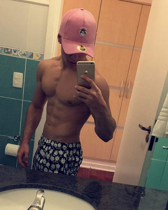 manubgee's tweet photo. Going to the Pool 💪🔥😈💦 https://t.co/UU69pHQnv9
