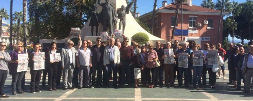 gazetealanyacom's tweet photo. CHP Alanya’dan ‘Cumhuriyet’ protestosu 
https://t.co/Vy6mEdtFzh
@AlanyaCHP @CHPAlanyaGK @alitakavut https://t.co/RrgXkN0y4z