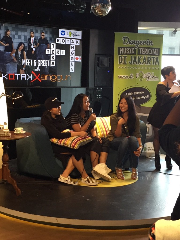Sebelum berangkat ke jogja utk Perform di Liquid, kak <a href="/tantrikotak/">Tantrisyalindri</a> dan kakChua juga mba <a href="/Anggun_Cipta/">Anggun Official</a> meet n greet dulu bareng <a href="/987Genfm/">987 Gen FM</a>