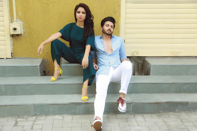 1stIndiaNews's tweet photo. #SasuralSimarKa actor @DheerajDhoopar &amp; @VinnyArora2 ’s PRE-WEDDING photo shoot is SUPER SEXY! 1/2 https://t.co/mgGSgC6wE8