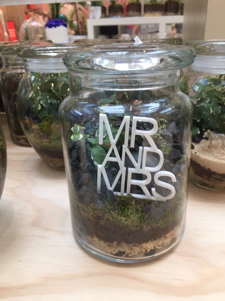 donldglvr's tweet photo. i thought this said mr krabs😫 https://t.co/CGoEFiyCn3