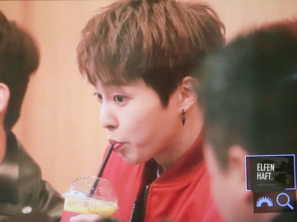 161102 컬투쇼 #시우민 #XIUMIN #민석 저는 음료를 이렇게 귀엽고 상큼하고 깜찍하게 드시는 분은 태어나서 처음 봅니다 | 인스티즈