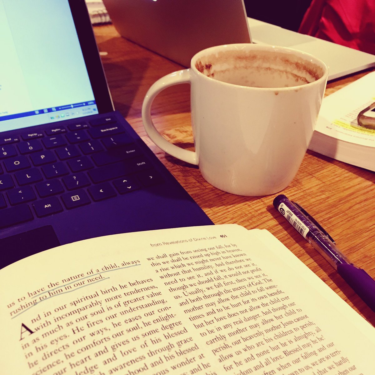 BekahVandermay's tweet photo. Midterm cram sesh π© I'm fine π¬ π¦πβοΈ #study #hoemwork #starbucks #philosophy #coffee #reading https://t.co/WLFCJ2lfKn