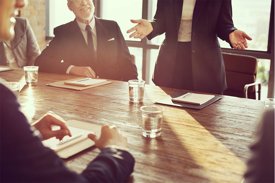 HRGrapevine's tweet photo. Bossy vs buddy - What's the most effective leadership style? https://t.co/4XRGYXixy8 https://t.co/ELzOKyvPNO