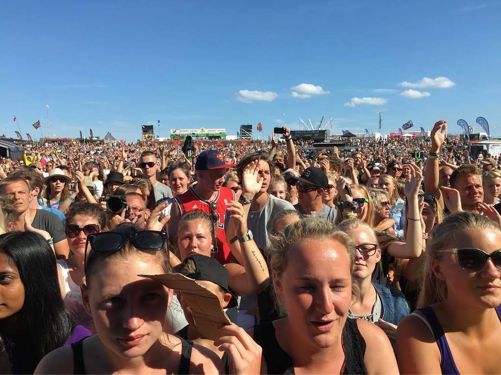 giraffestival's tweet photo. Vejrudsigten siger 🌨🌧 men på #langelandsfestivalen er det altid ☀️☀️🌞 #llf16 vi glæder os … https://t.co/ZWkNRy85FH https://t.co/yUmAb6avHf
