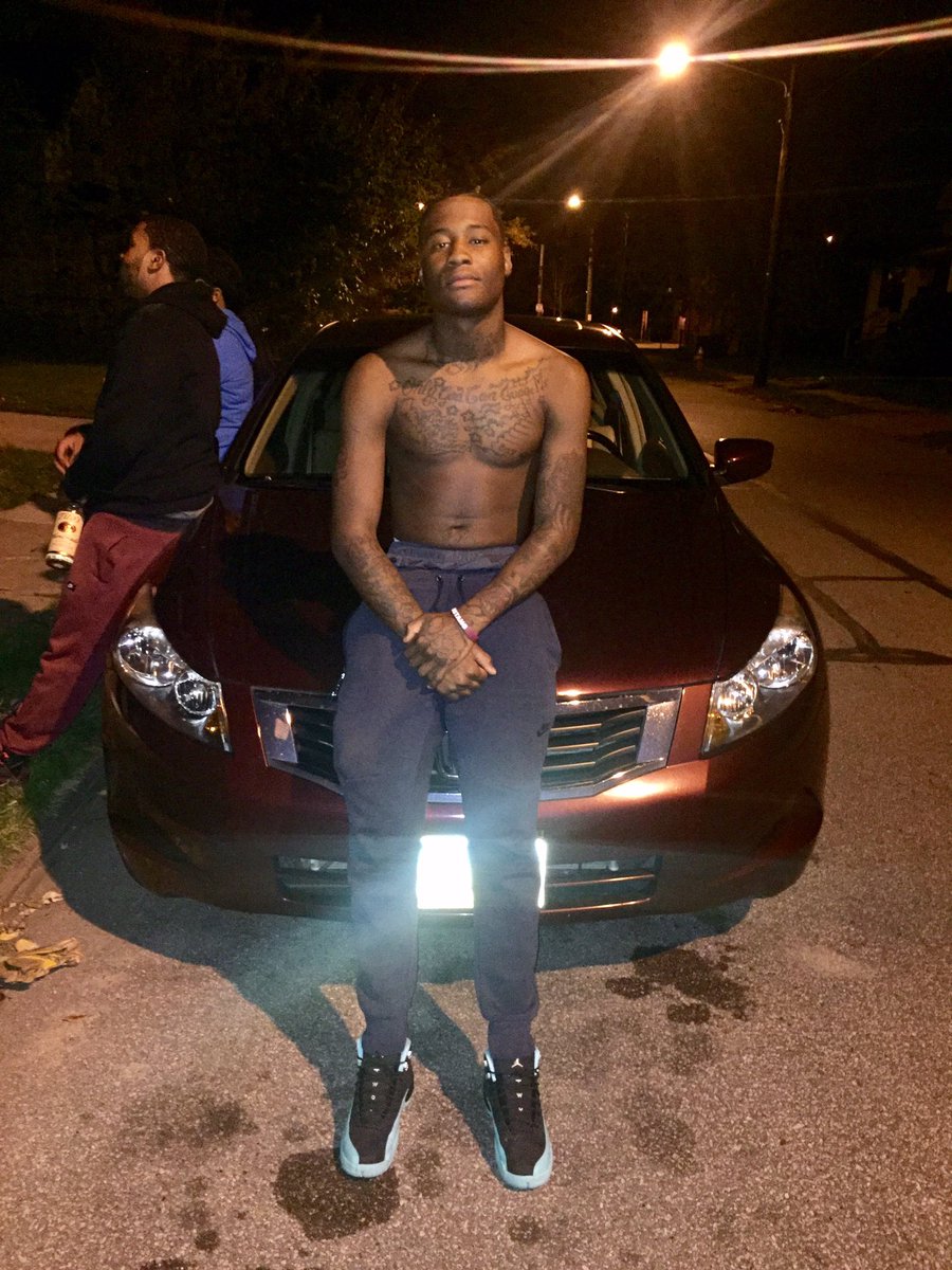 solohayes6's tweet photo. I said I'm way to gone I don't see nobody #buckdaworld🌍 https://t.co/PWIHJtnPa3