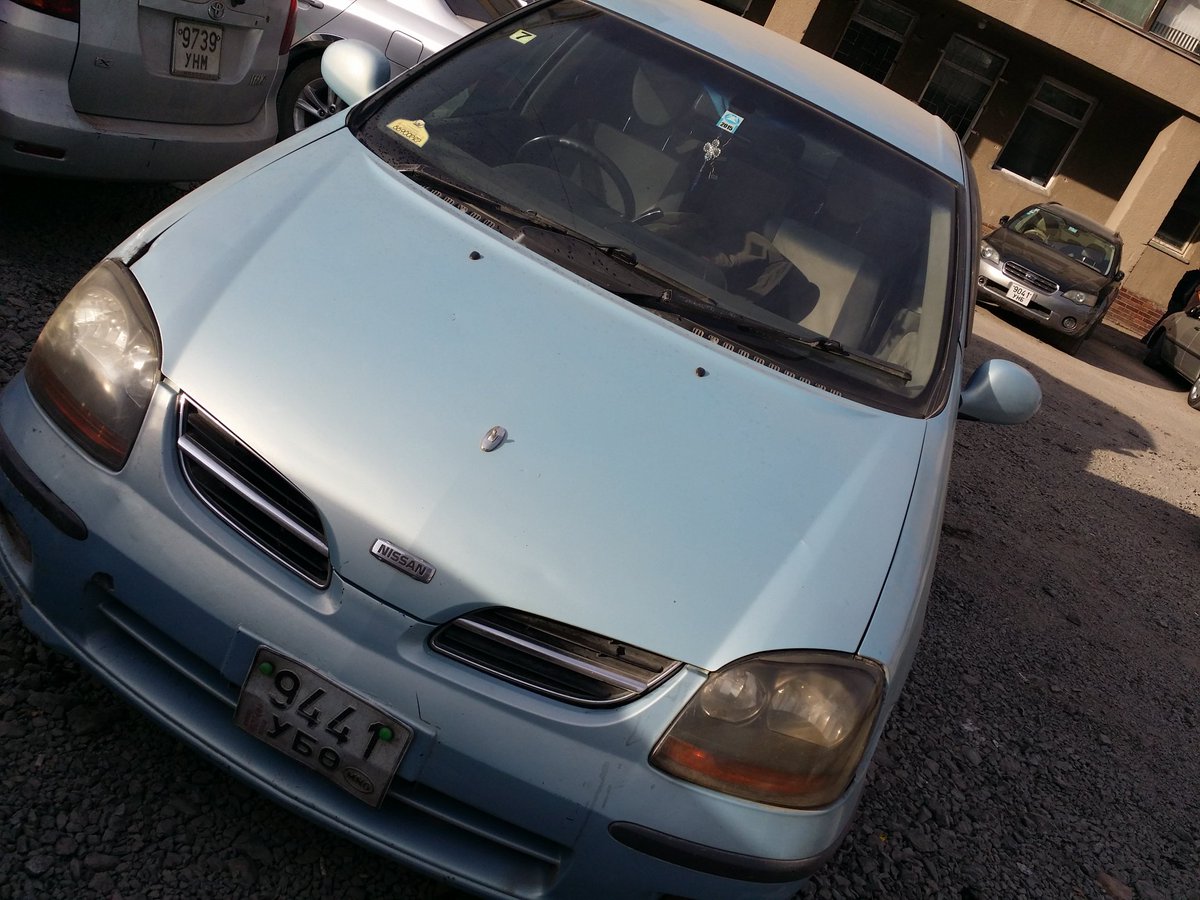 Энэ машины жолоочийг хоол идэж дууссаныхнь дараа миний бие машинаа гаргах юм байна. #хотынсоёлНОЛЬ