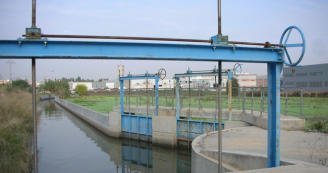 levante_emv's tweet photo. Una obra del Gobierno sin finalizar permite que se contamine l'Albufera con #agua sucia https://t.co/Ow8DmFcV5V @pepesiega @DevesaAlbufera https://t.co/HjMOKxTY3I