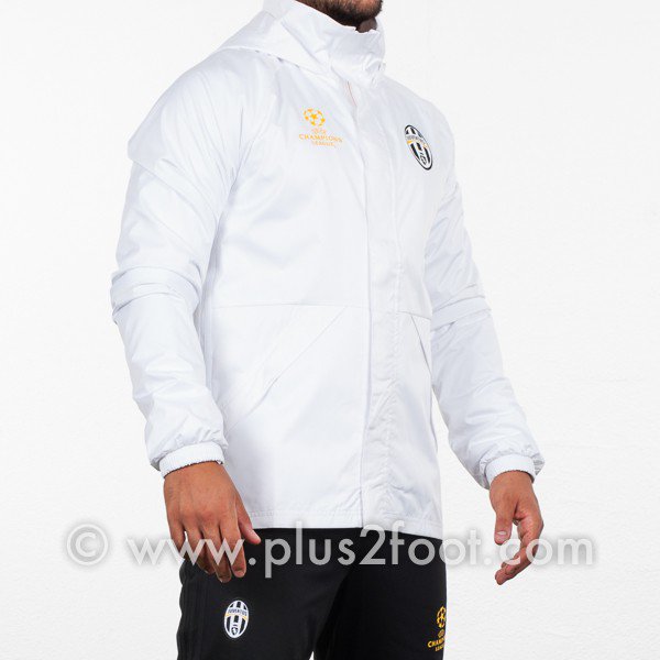 Plus2Foot's tweet photo. -20% sur les coupe-vents 😛 Quoi de mieux pour aller s’entraîner? A découvrir en exclu sur https://t.co/prof3CRlYX - #foot #LDC #plus2foot https://t.co/buqv1aP0yF
