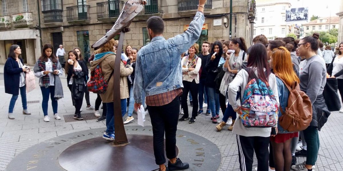CarlosOrozaCIFP's tweet photo. #BlogOroza Paseo entre amici: Prácticas de técnicas de guiado do #CSGUIAS por #Pontevedra con estudantes italianos
https://t.co/yessBjKvxA https://t.co/WQT2iHl3Nf