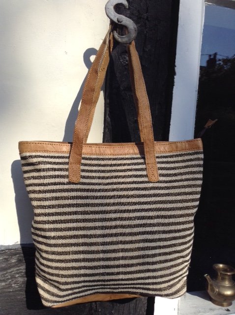 fabazaar's tweet photo. Need a new winter bag? We've just created a new line! Contact for details. @HandmadeHour #HandmadeHour #fairtrade #handmade https://t.co/OY6aee64iA