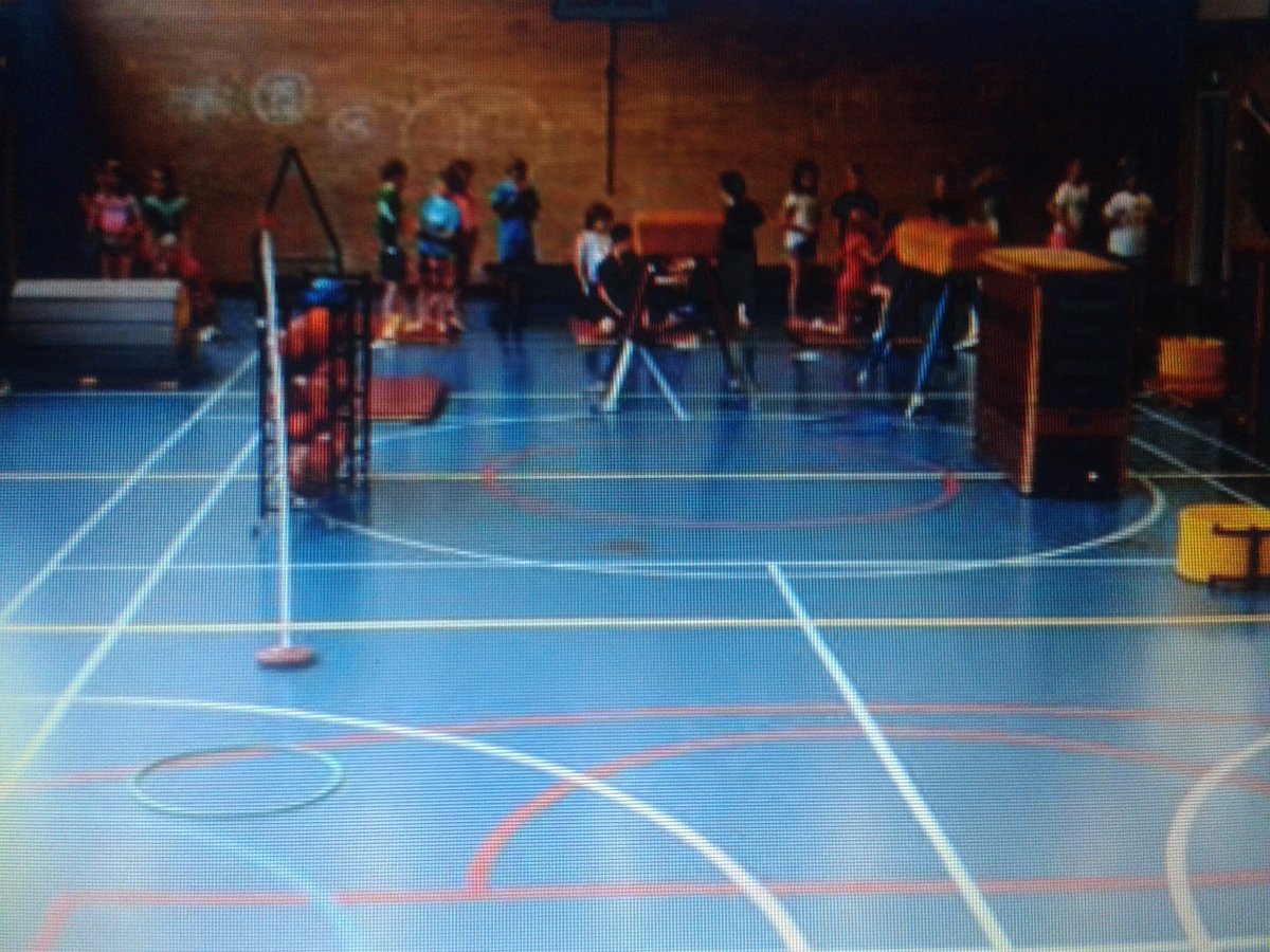 Gezond bewegen op school? Doe de leuke gymlessen van #LekkerFit! De bijbehorende downloads staan hier: lekkerfitopschool.nl/lesmateriaal.h…