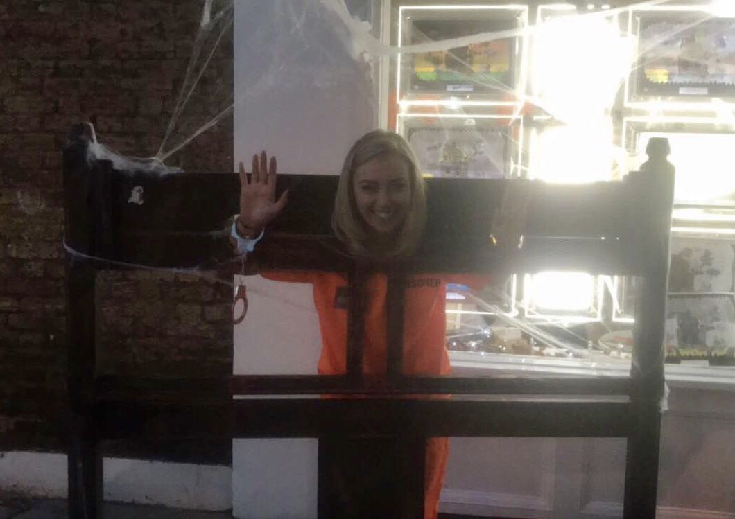 VillageLifeSW4's tweet image. Scenes from the 'Annual @JacksonsSW #Halloween Party on #AbbevilleRoad