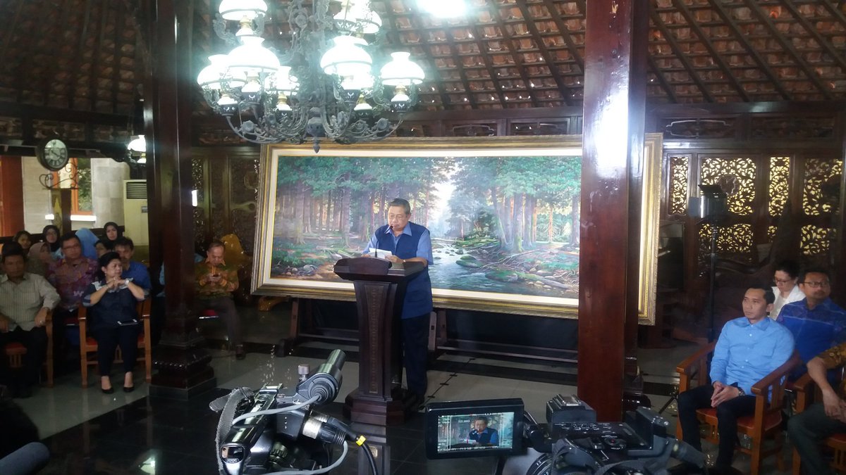 RadioElshinta's tweet photo. Presiden RI ke-6, SBY : Saya menyerukan, setiap org memiliki hak politik untuk berunjukrasa asal tertib. https://t.co/0LflfHnS9s