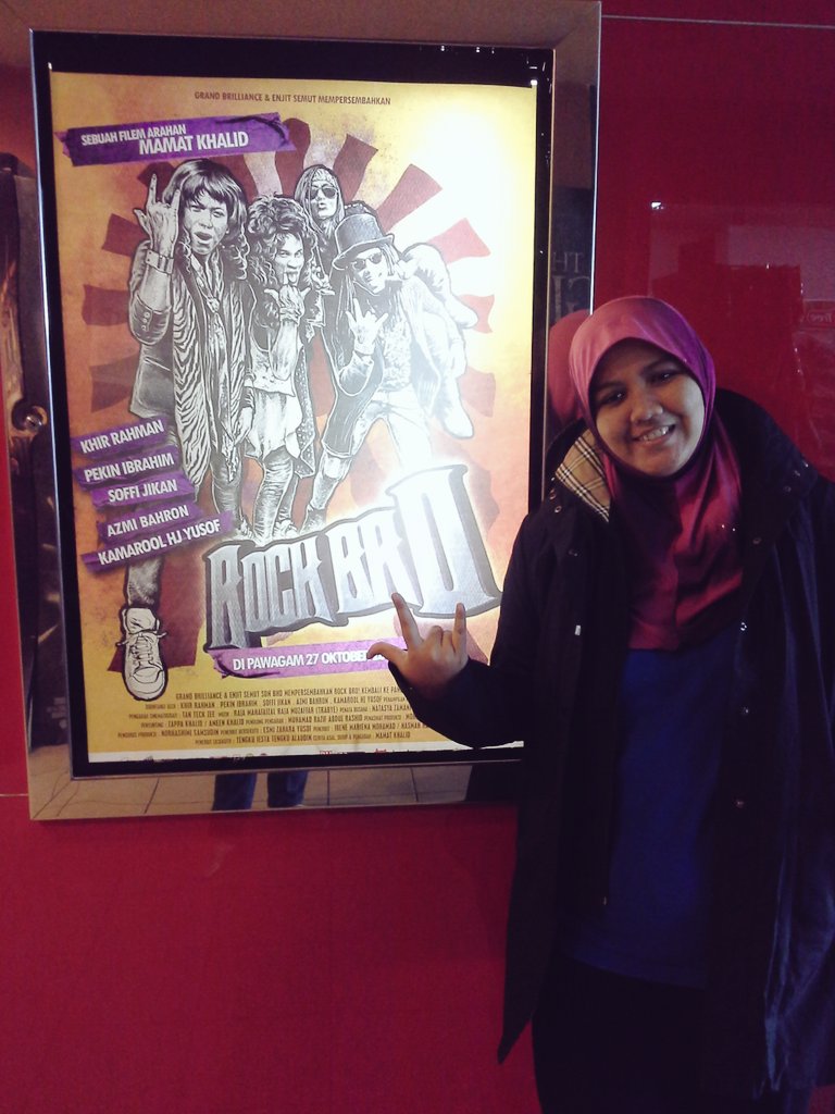 SFArkedmaya's tweet photo. Jaket gua takde stud rock bead tapi gua layan #wayangtime #ROCKBRO https://t.co/WlKMW3hZWe