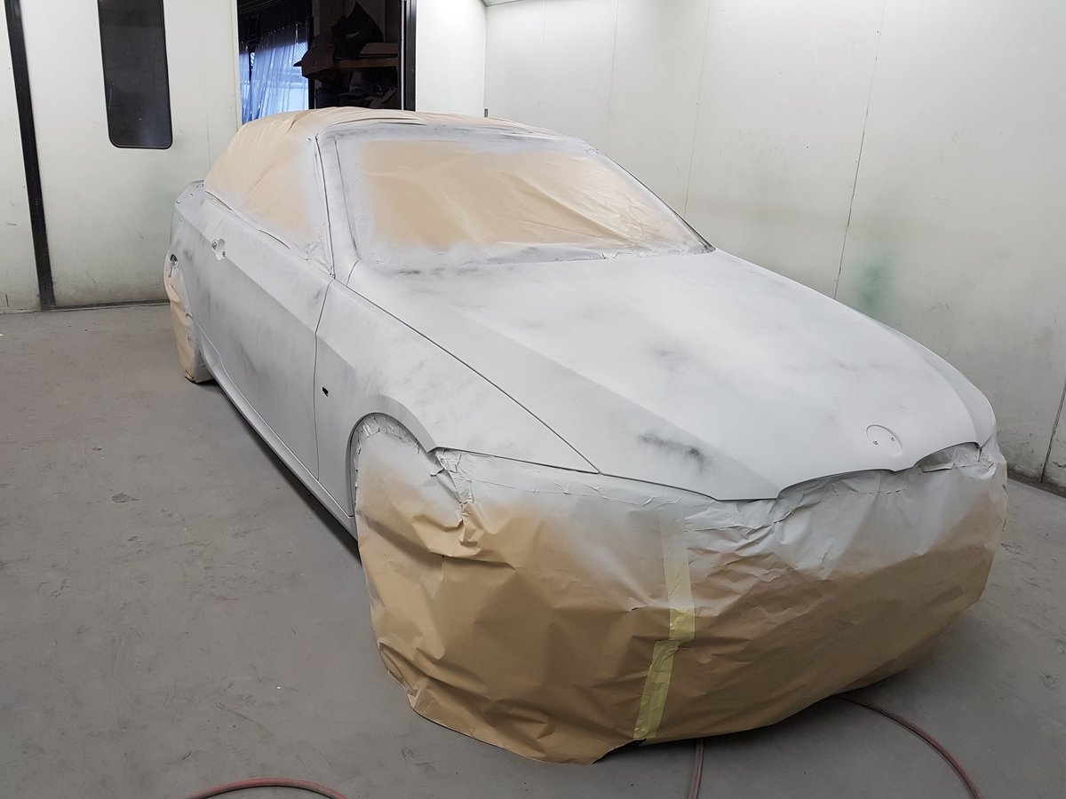 SupremeMtrsLdn's tweet photo. #BMW primered. Now to be Rubbed down and Sprayed to colour 
#SupremeTeam #TLC #Repairs https://t.co/Tp4baw0V25