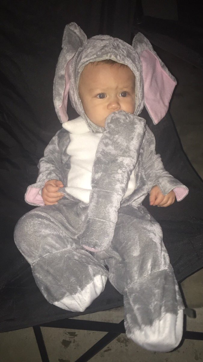 megankay1723's tweet photo. halloween with my little man🎃❤️ https://t.co/VOaoks2a3o