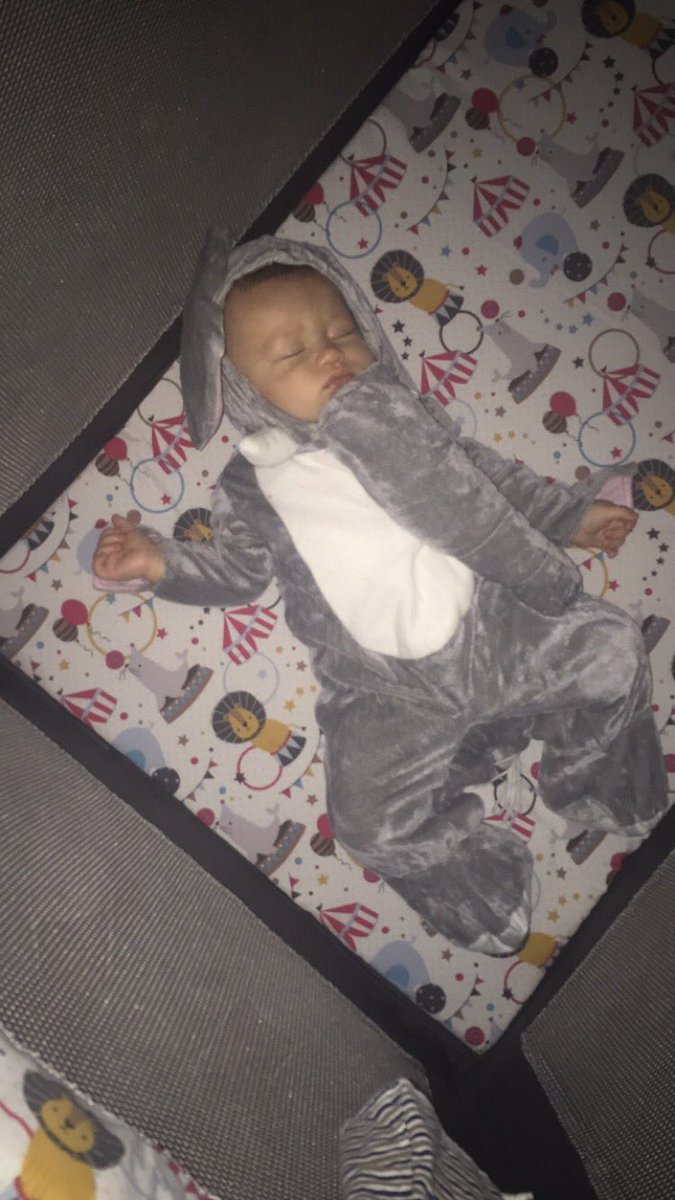 megankay1723's tweet photo. halloween with my little man🎃❤️ https://t.co/VOaoks2a3o