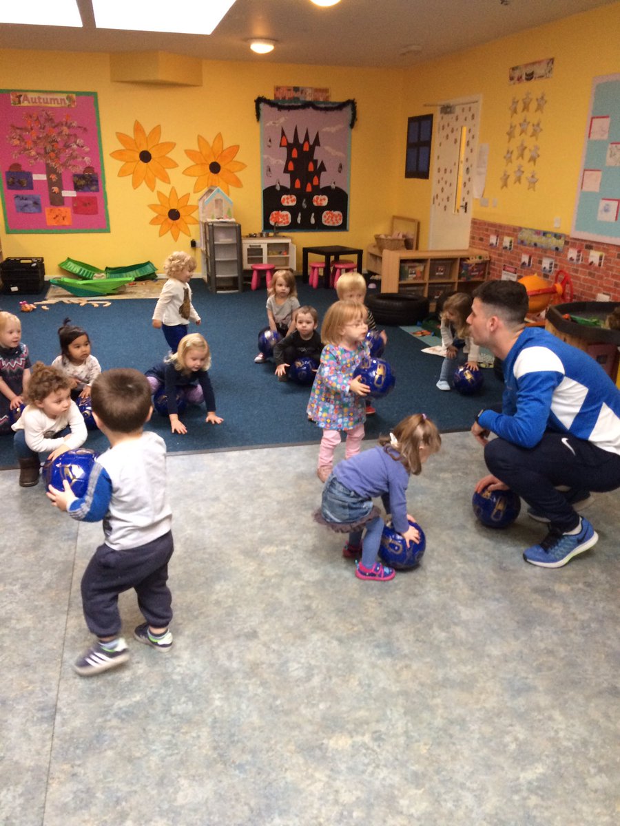 EFInverkip's tweet photo. The Starlites are enjoying their free trial with Adam from #PlanetSoccer this morning! ⚽️#PhysicalPlay #FootballFun #GrossMotorSkills https://t.co/6d8PBA7cJp