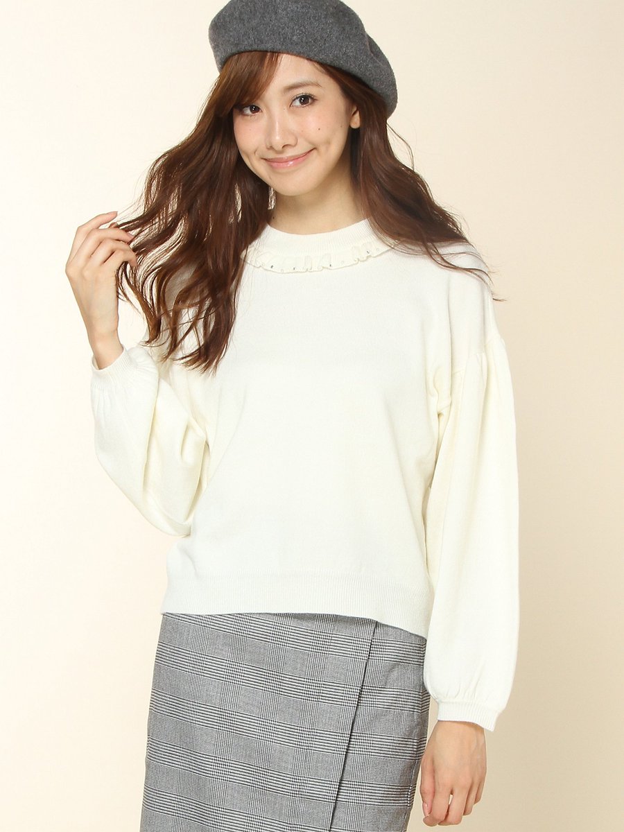 Lodispotto ロディスポット Recommend On Rakuten Brand Avenue ボリュームスリーブガーリーハイネックニット T Co Sabgktjbfm ネック部分のフリルにパールとラインストーンを散りばめた リッチ ガーリーな空気感を放つニットプルオーバー