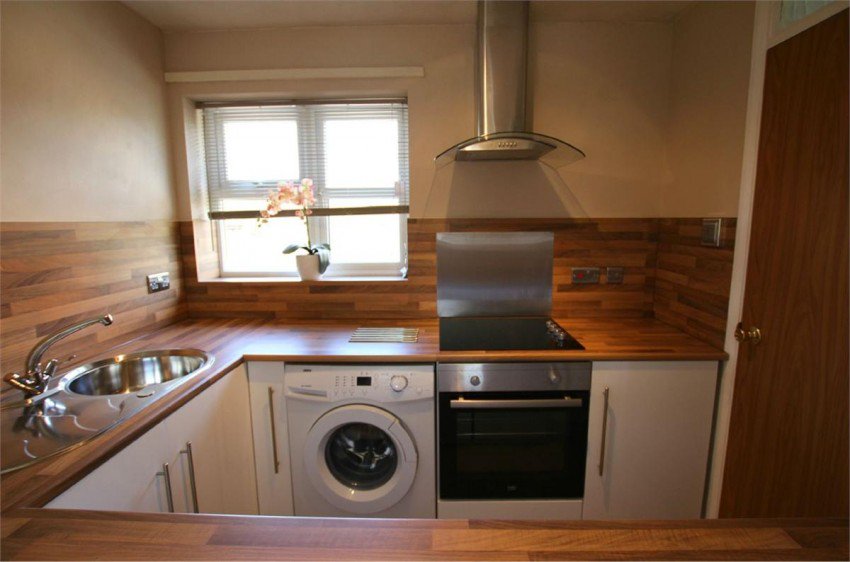 DuncanYeardley's tweet photo. TO LET:
Maisonette with re-fitted kitchen, living/dining room, garage, large storage cupboard and allocated parking.
https://t.co/6CrftzFXhg https://t.co/KEyT0dokzA