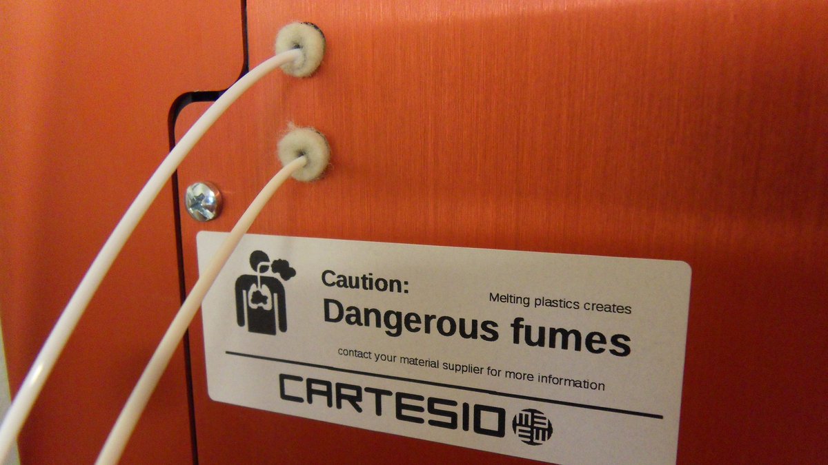Cartesio3D's tweet photo. Our new (un)popular sticker near the filament entry. Why is this not mandatory? https://t.co/TbAN1pJPW8