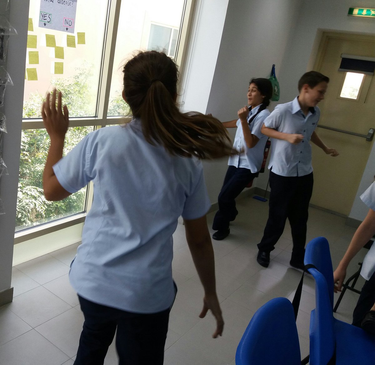 JESSScienceDept's tweet photo. Demonstrating through mime the kinetic energy of gas particles.😄... Year 8s have lots of Energy!  #JESSEnquiry #JESSScience #JESSFun! https://t.co/6aPU0w3h9M
