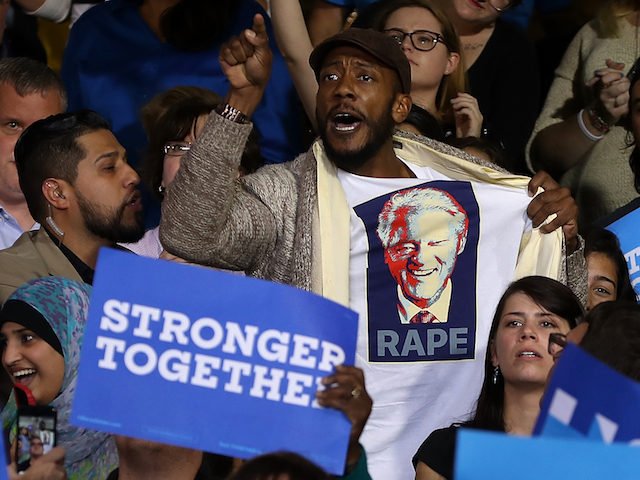 marionews1's tweet photo. @PrisonPlanet
#billclintonrapist
@HillaryClinton Deal With It!
https://t.co/Jdph8baLaV
#Truth4Change https://t.co/1mud0X4lGx