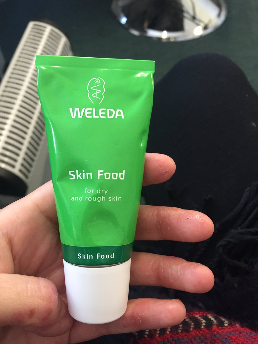 browneth's tweet photo. Absolute MUST HAVE in my kit! For all skin needs! Using this on an actor with extreme dry skin to bring it back to life!! #MUA #makeupartist https://t.co/ETMXOYUk8B
