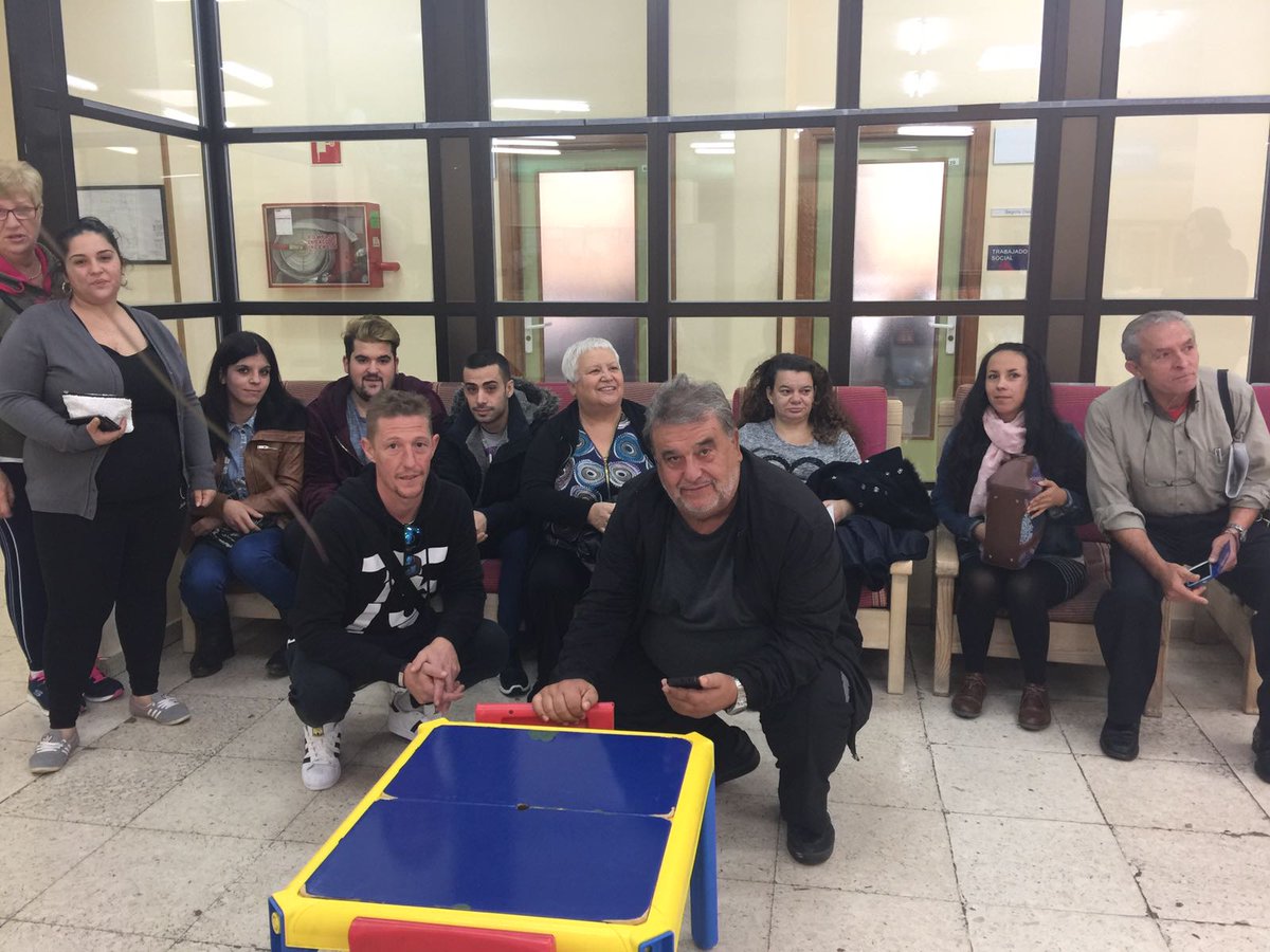 fcabaniserrano's tweet photo. Esto es el barco de Chanquete, NO NOS MOVERÁN https://t.co/vXgx6S6FfJ