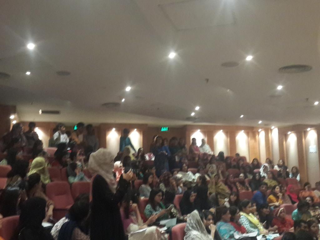 hafeez_saira's tweet photo. What U Want To Do In Ur Life?
Ur Life Is Urs At The End!!!!
We Have A Lioness In Our Auidence
#shemeansbusiness
#FacebookLaunch https://t.co/T5aANq4doN