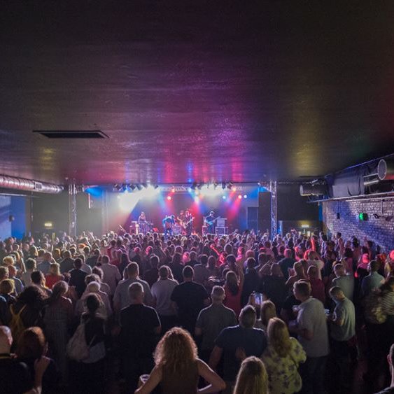 Wonderful finale to #LIMF2016 back in July with <a href="/Lightning_Seeds/">Lightning Seeds</a> <a href="/petewylie/">Pete Wylie is WAH!🌟</a> <a href="/TheClangGroup/">The Clang Group</a> &amp; <a href="/Sugarmenuk/">Sugarmen</a> closing <a href="/FromEricsToEvol/">FROM ERICS TO EVOL!</a>! 🎤🎸🙌