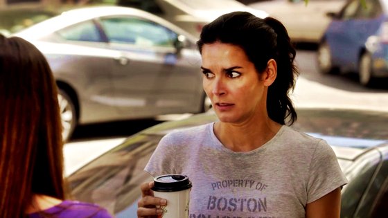 Rizzoli_Return's tweet photo. When you make inappropriate jokes and your friends aren't laughing. Happy #inappropriatewednesday #humpday #RizzoliandIsles https://t.co/QItbmxs2Yt