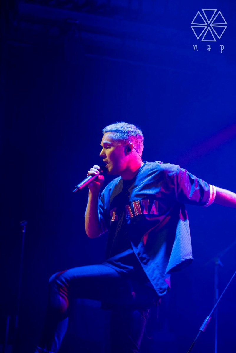 NicolAlycePhoto's tweet photo. @Drapht it was a long time coming but so worth the wait! #photography #livemusic #sevenmirrorstour https://t.co/6HIskAZSyV