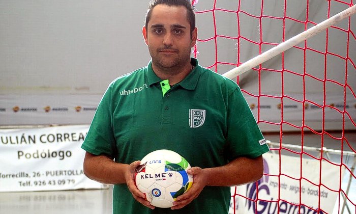 SER_Antequera's tweet photo. El UMA Antequera refuerza el cuerpo técnico con un entrenador de porteros https://t.co/ixIk2QffK7 vía @SER_Antequera https://t.co/PrNPZic08g