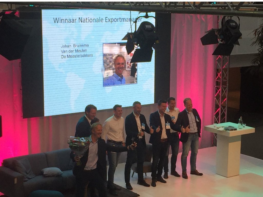 INGnl_OS's tweet photo. Winnaar Exportmanager Award is Johan Bruinsma van Van der Meulen. Gefeliciteerd! #ExportEvent #TDK2016 https://t.co/dm0Dk1of9C