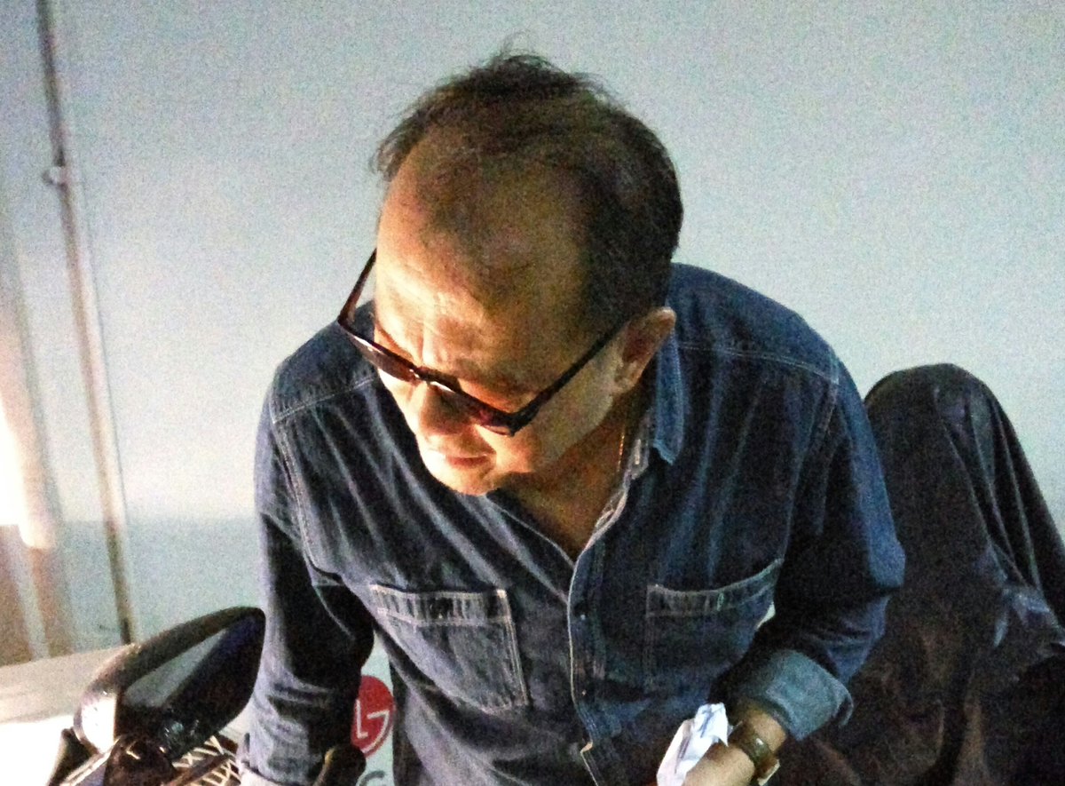 Saya menyuruh om untuk menulisi kwitansinya tapi dibilang .santai saja aman g ada masalah.percya sma saya kata om itu..