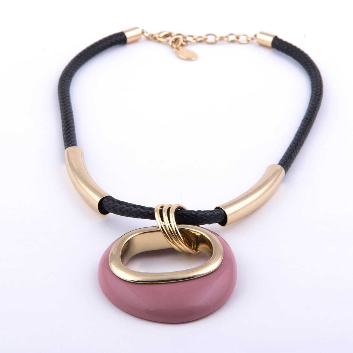 cucatu_'s tweet photo. Abrimos #noviembre con dos de los colores del #otoñoinvierno, rosa y negro, en un sofisticado #colgante de resina. https://t.co/HQDWqOOEWn https://t.co/wr2m3qh1V1