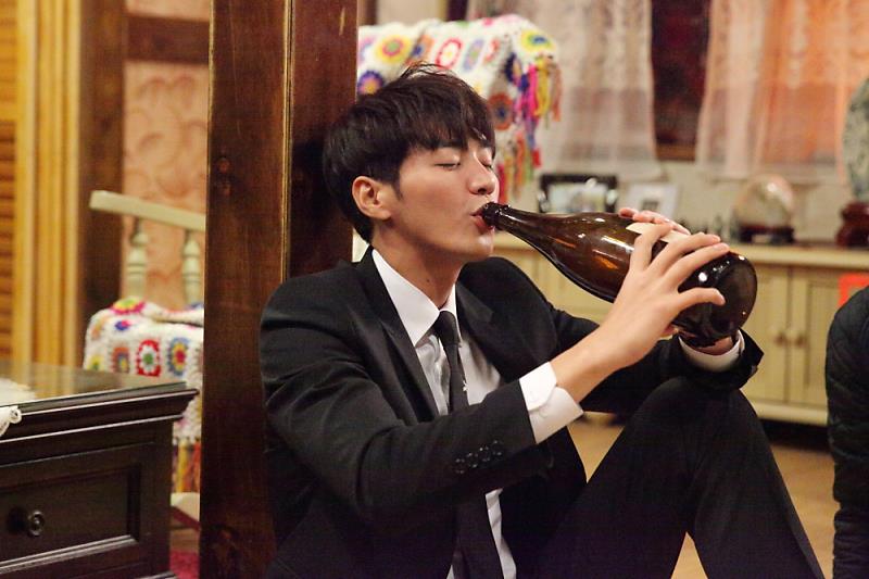19870111dotcom's tweet photo. #김영광 with   #우리집에사는남자 ep. 03 behind SENCE.  #우사남 #고난길
Via. https://t.co/vaChcCOq5r https://t.co/10Z91sm4S7