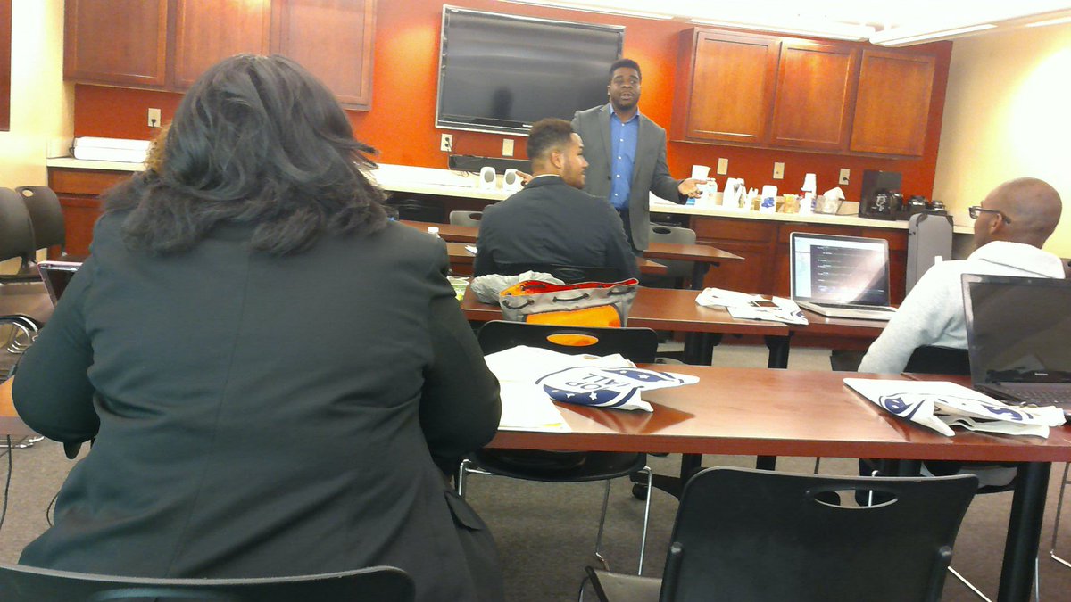 Square1Startup's tweet photo. @yourvanda #ElevatorPitch @AAChamber #sudduthsociety Find passive candidates for jobs https://t.co/PYdnrsMFs2