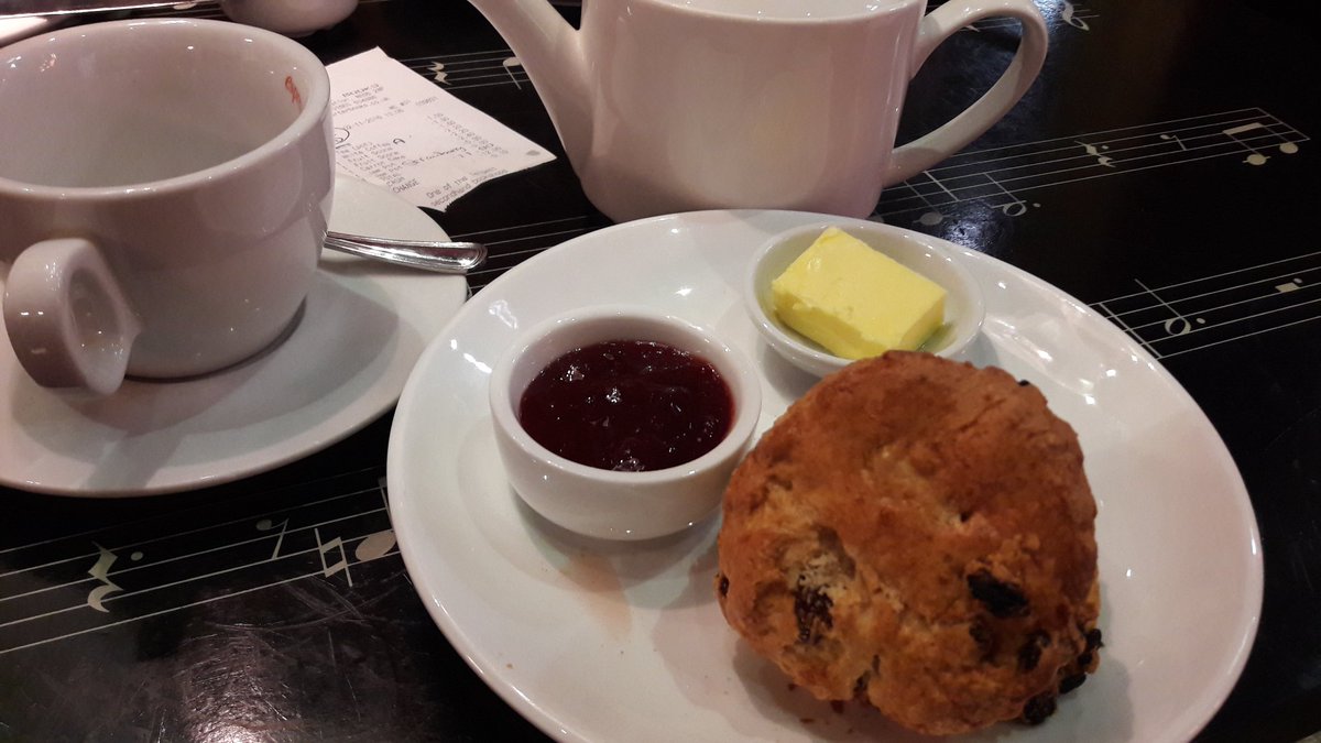 Acoustic_Magic's tweet image. #tea #scone #musicaltable